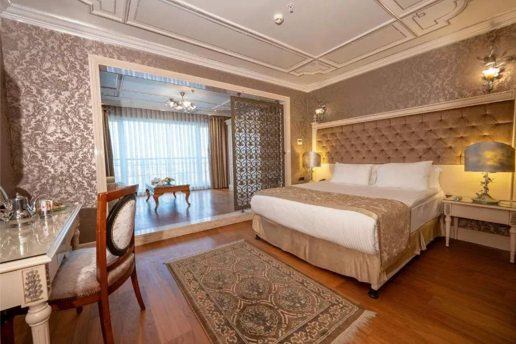 TheCentralPalaceTaksim8