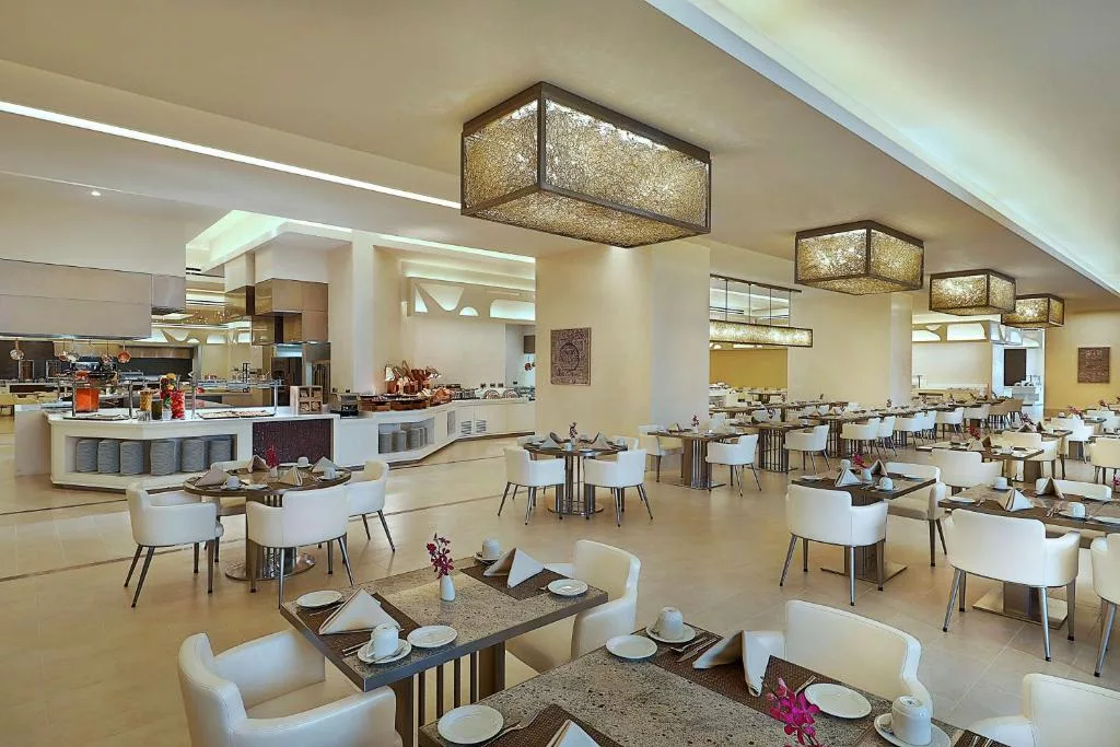 hilton & convention jabal omar 1