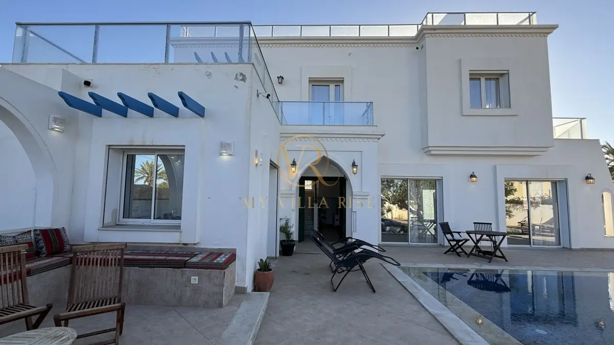 Photo 8